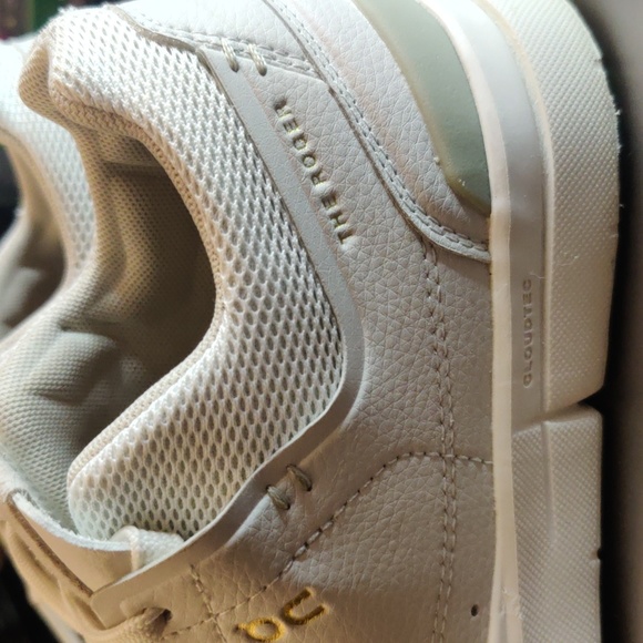 On Cloud The ROGER Centre Court Tennis  Shoe White Gum Women's Sz 5.5 New - Picture 2 of 4